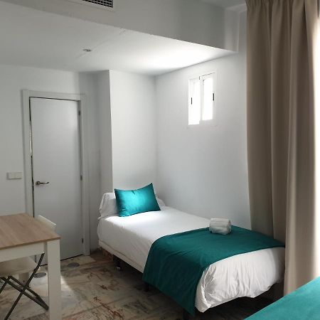 Apartamentos Dona Lola Seville Luaran gambar