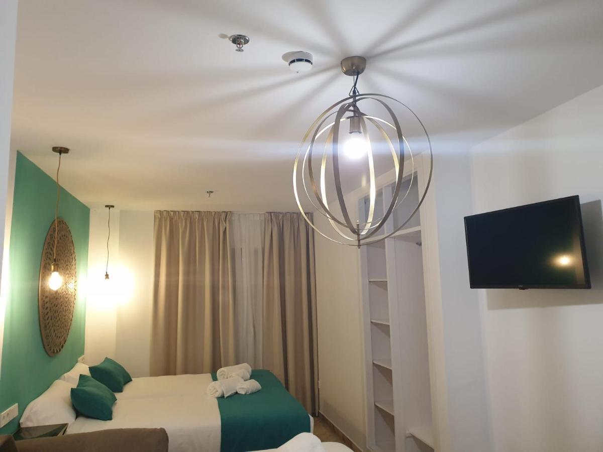 Apartamentos Dona Lola Seville Luaran gambar