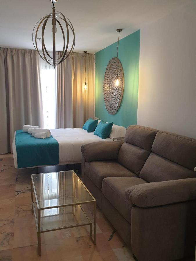 Apartamentos Dona Lola Seville Luaran gambar