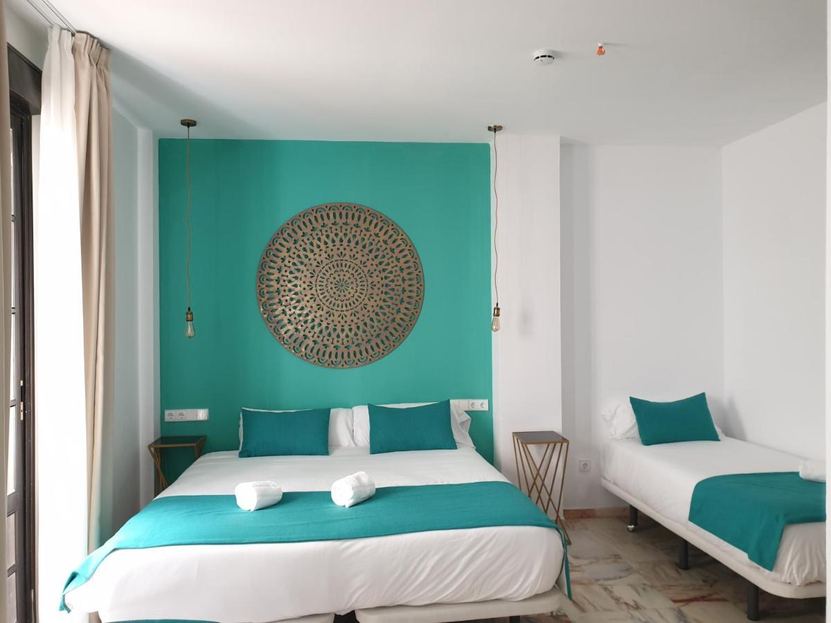 Apartamentos Dona Lola Seville Luaran gambar