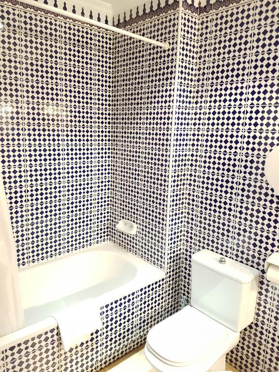 Apartamentos Dona Lola Seville Luaran gambar