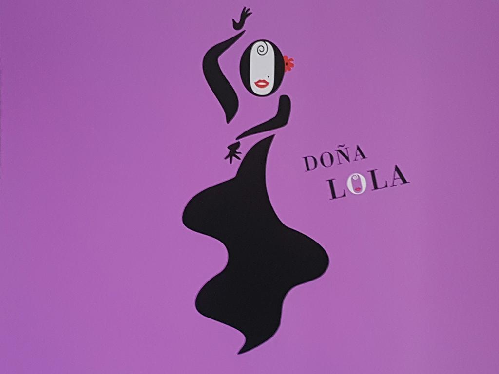 Apartamentos Dona Lola Seville Luaran gambar