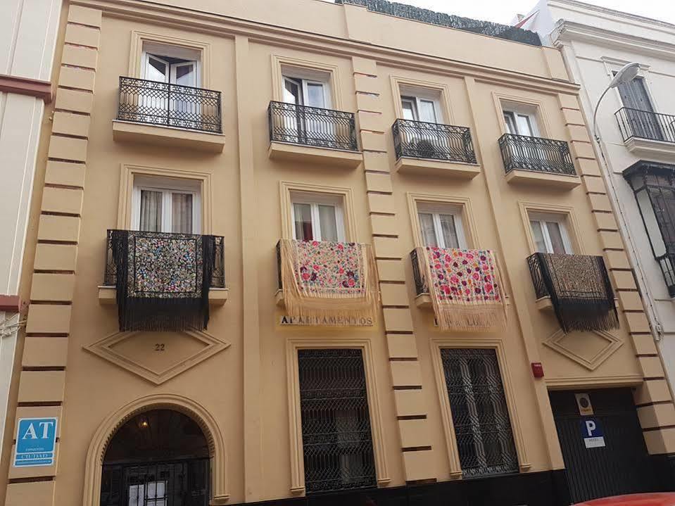 Apartamentos Dona Lola Seville Luaran gambar