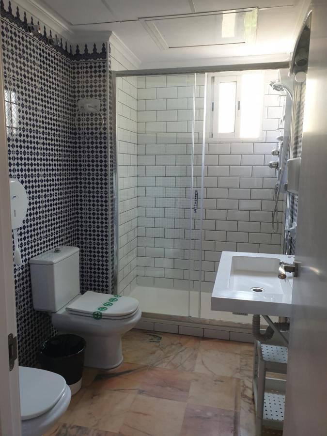 Apartamentos Dona Lola Seville Luaran gambar